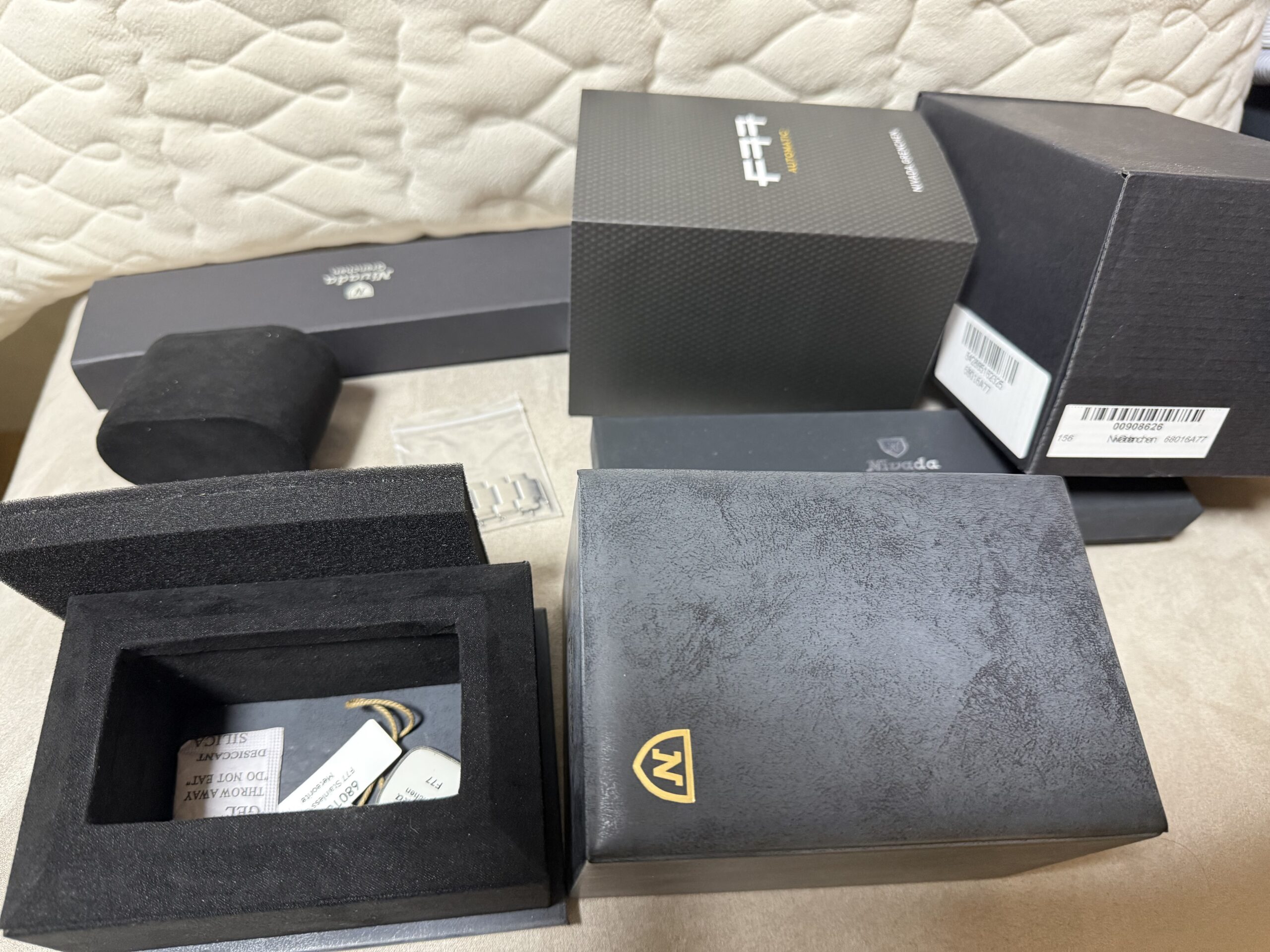 니바다그렌첸 F77 mark1 운석다이얼 스틸 37mm 팝니다 - 이미지 4