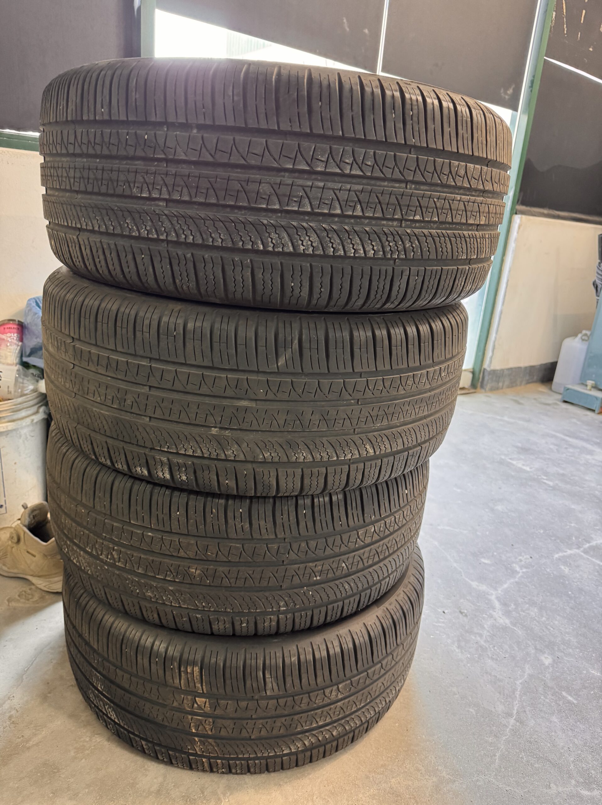 245/50R18 피렐리 타이어 세트 판매합니다.