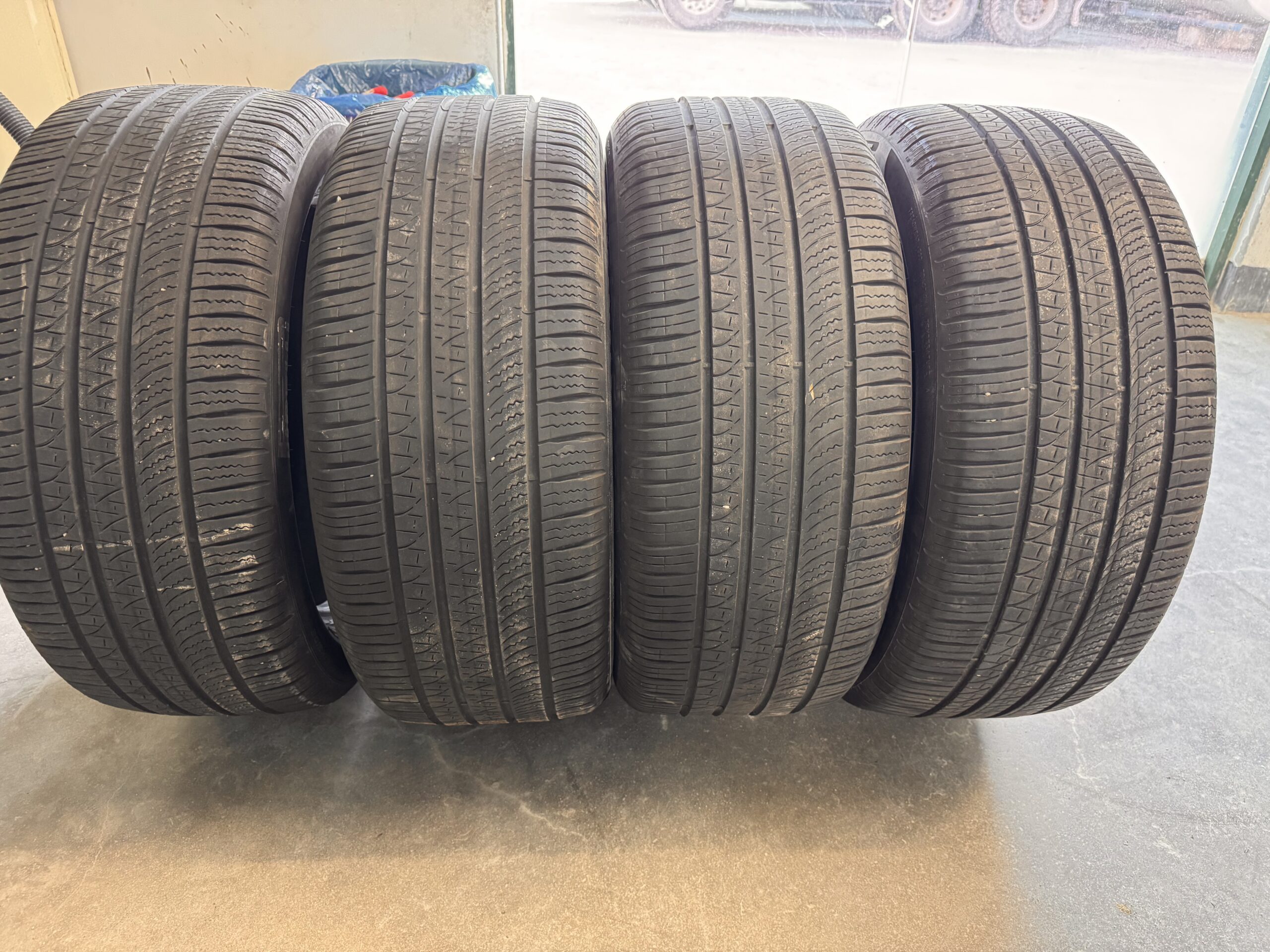 245/50R18 피렐리 타이어 세트 판매합니다. - 이미지 6